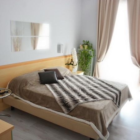 Hotel Oceano Песк'єра-дель-Гарда Екстер'єр фото