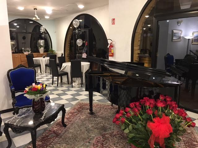 Hotel Oceano Песк'єра-дель-Гарда Екстер'єр фото