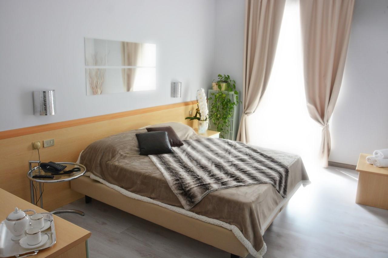 Hotel Oceano Песк'єра-дель-Гарда Екстер'єр фото