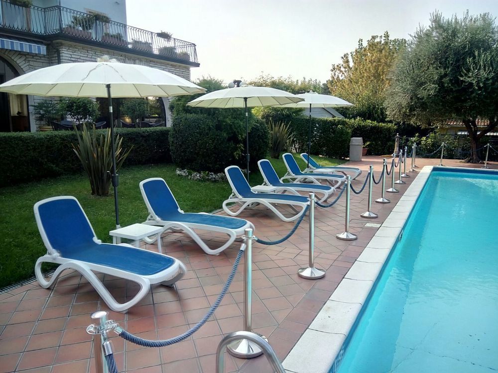 Hotel Oceano Песк'єра-дель-Гарда Екстер'єр фото